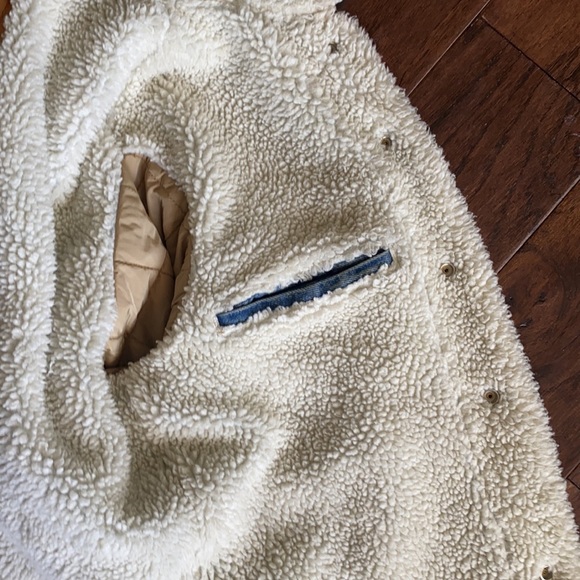 Levi’s men’s xs or women’s s sherpa lined trucker jacket - Picture 7 of 7